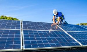 Installation et mise en production des panneaux solaires photovoltaïques à Grand-Santi